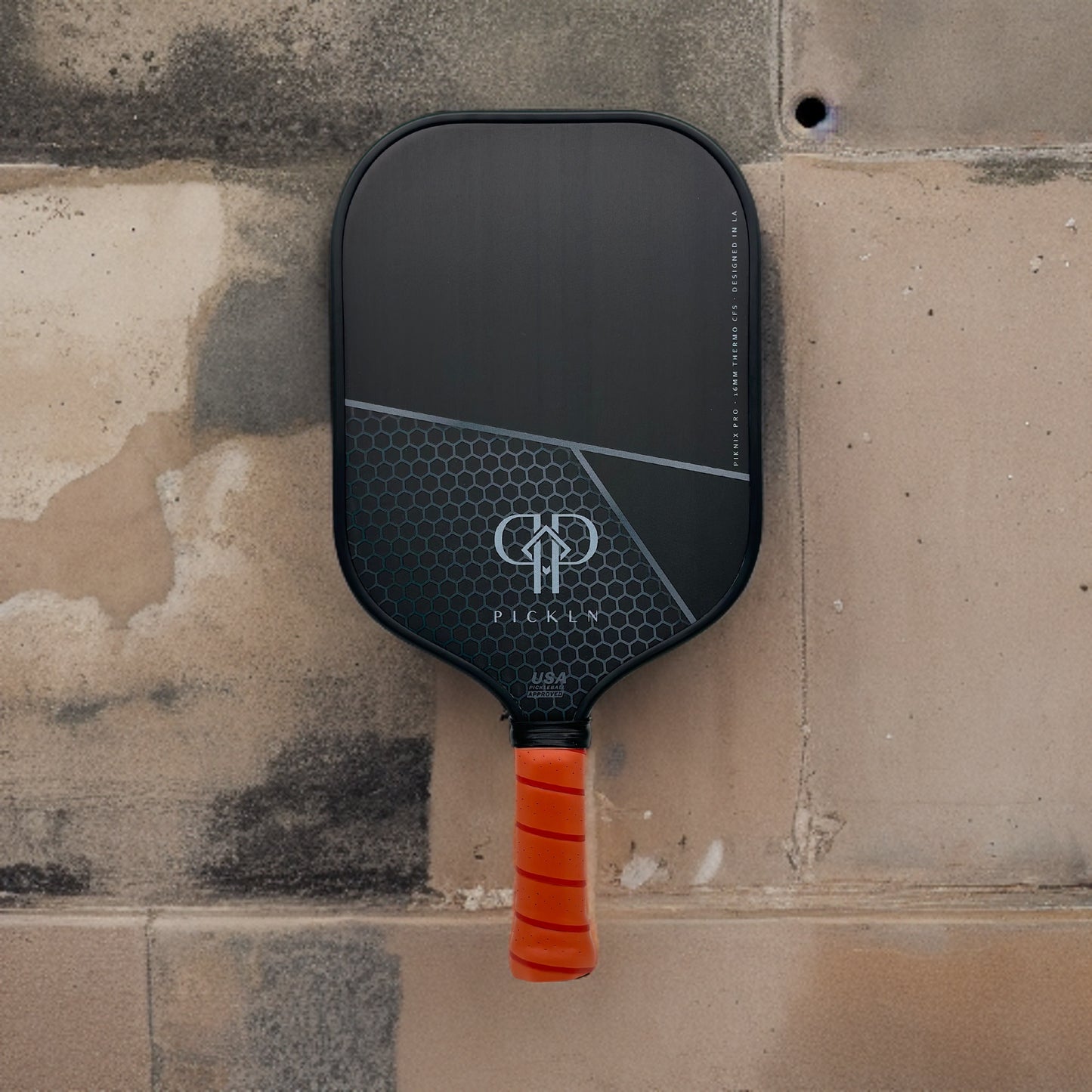 Piknix Pro: Thermoformed 16mm Carbon Fiber Pickleball Paddle